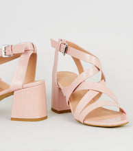 Load image into Gallery viewer, NEW LOOK - STRAPPY SANDALS
